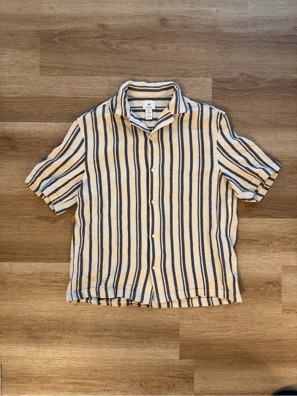 REGULAR-FIT TEXTURED RESORT SHIRT